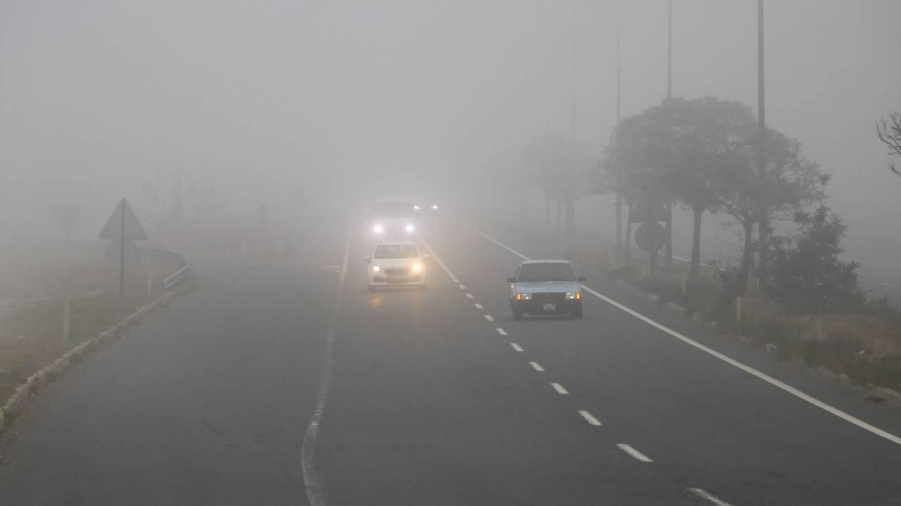 Tekirdağ’da Sis Ulaşımı Felç Etti Görüş Mesafesi 40 Metrenin Altına Düştü3