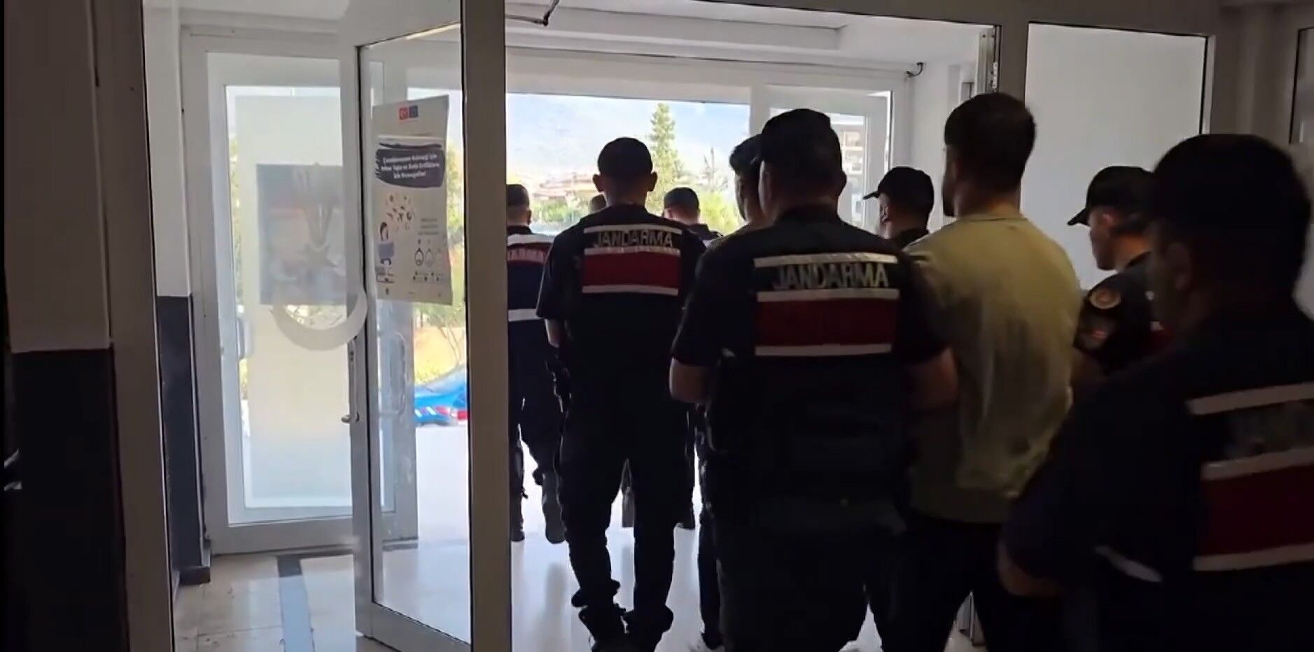 Yasa Dışı Bahis Ve Yatırım Danışmanlığı Dolandırıcılığı Operasyonlarında 21 Şüpheli Yakalandı