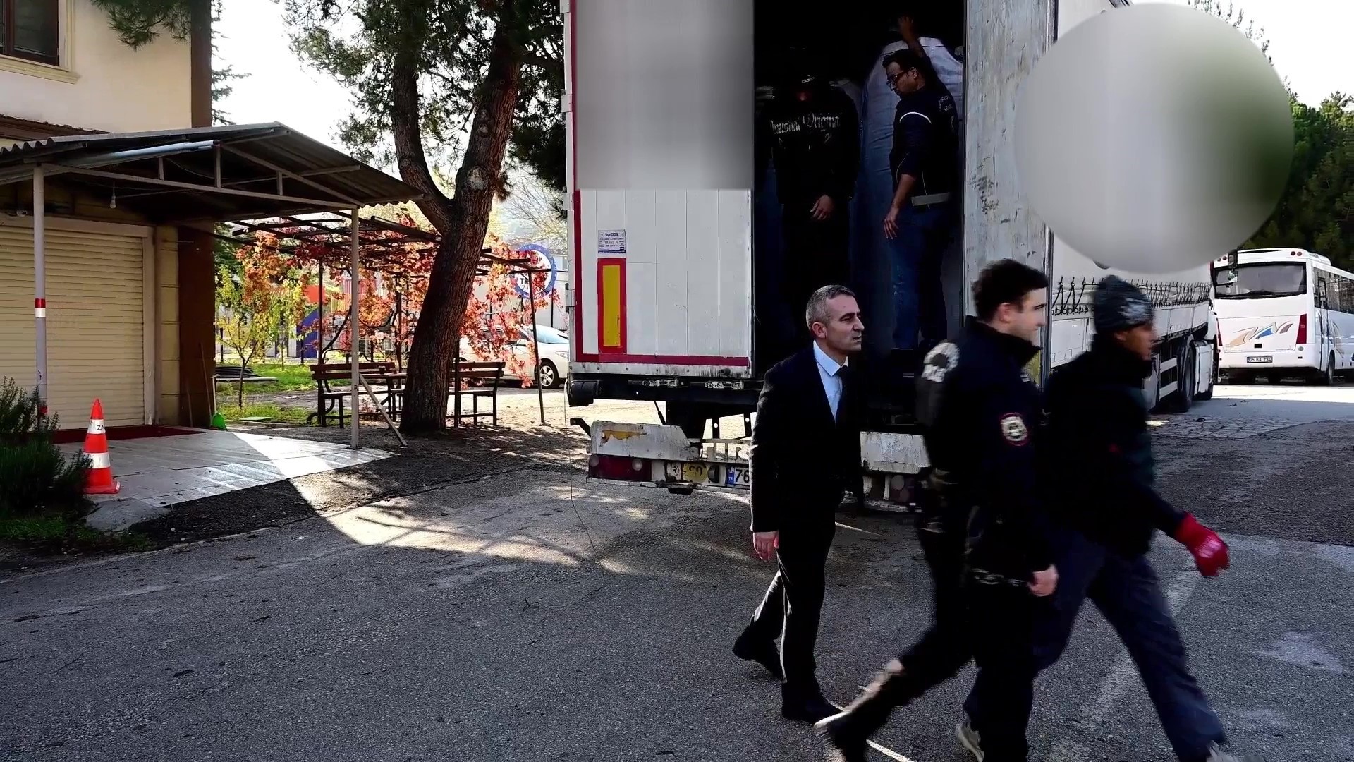 Amasya’da tır kontrolünde gördüklerine inanamadılar!
