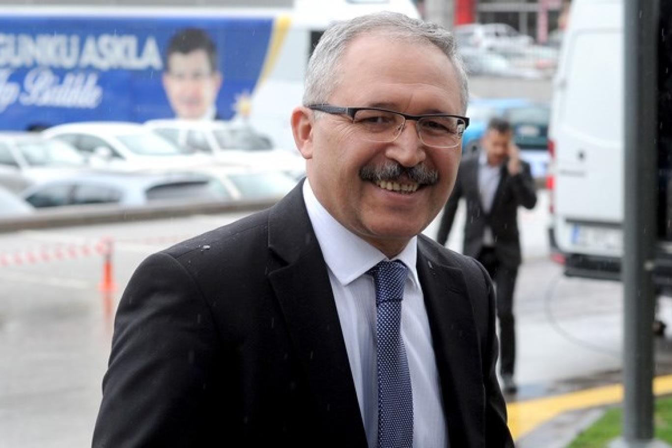 Abdülkadir Selvi'den Asgari Ücret Uyarısı! Matematikçiler Dahi Bu Parayla Nasıl Geçinileceğini Hesap Edeme