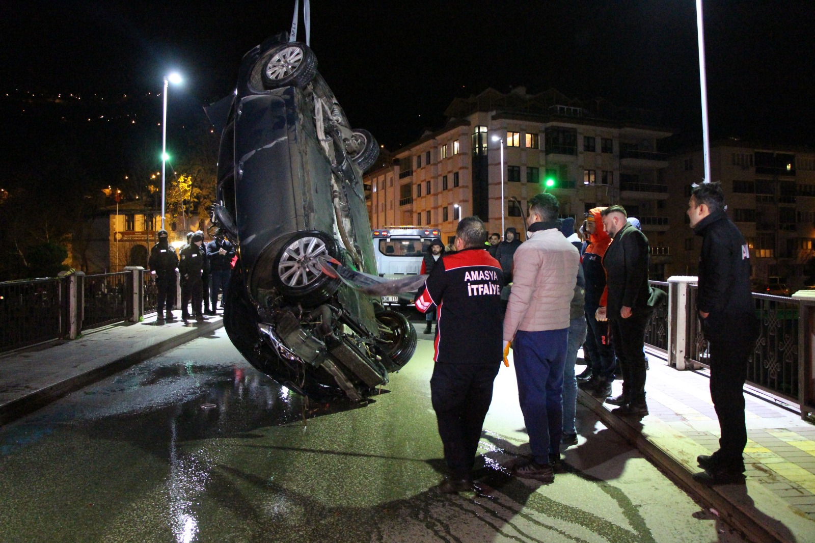 Amasya’da Feci Kaza Otomobil Köprüden Yeşilırmak’a Uçtu! Ölü Ve Yaralı Var