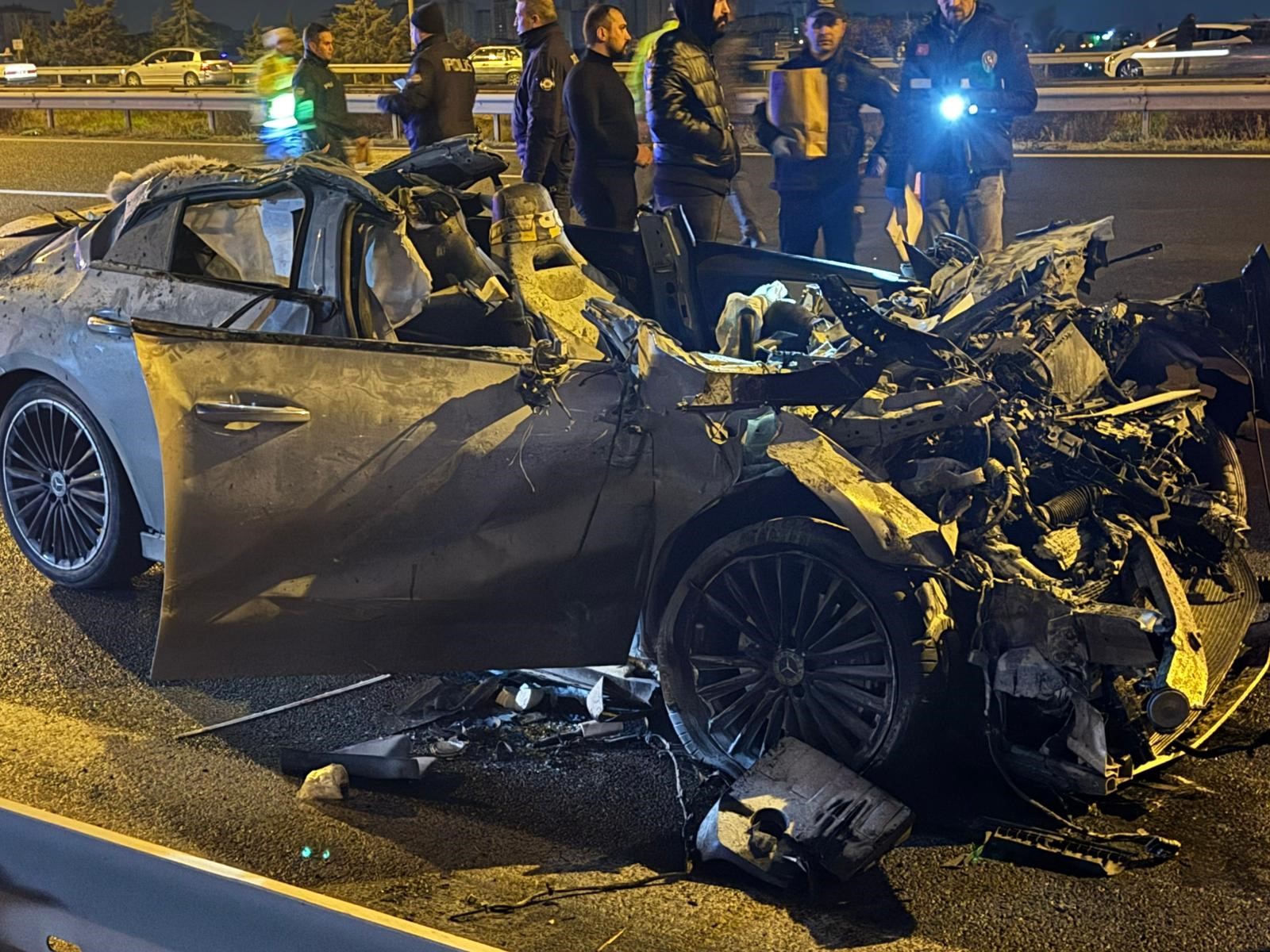 Ankara’da Kaza Dehşeti Otomobil Tırın Altına Girdi! 2 Kişi Can Verdi2