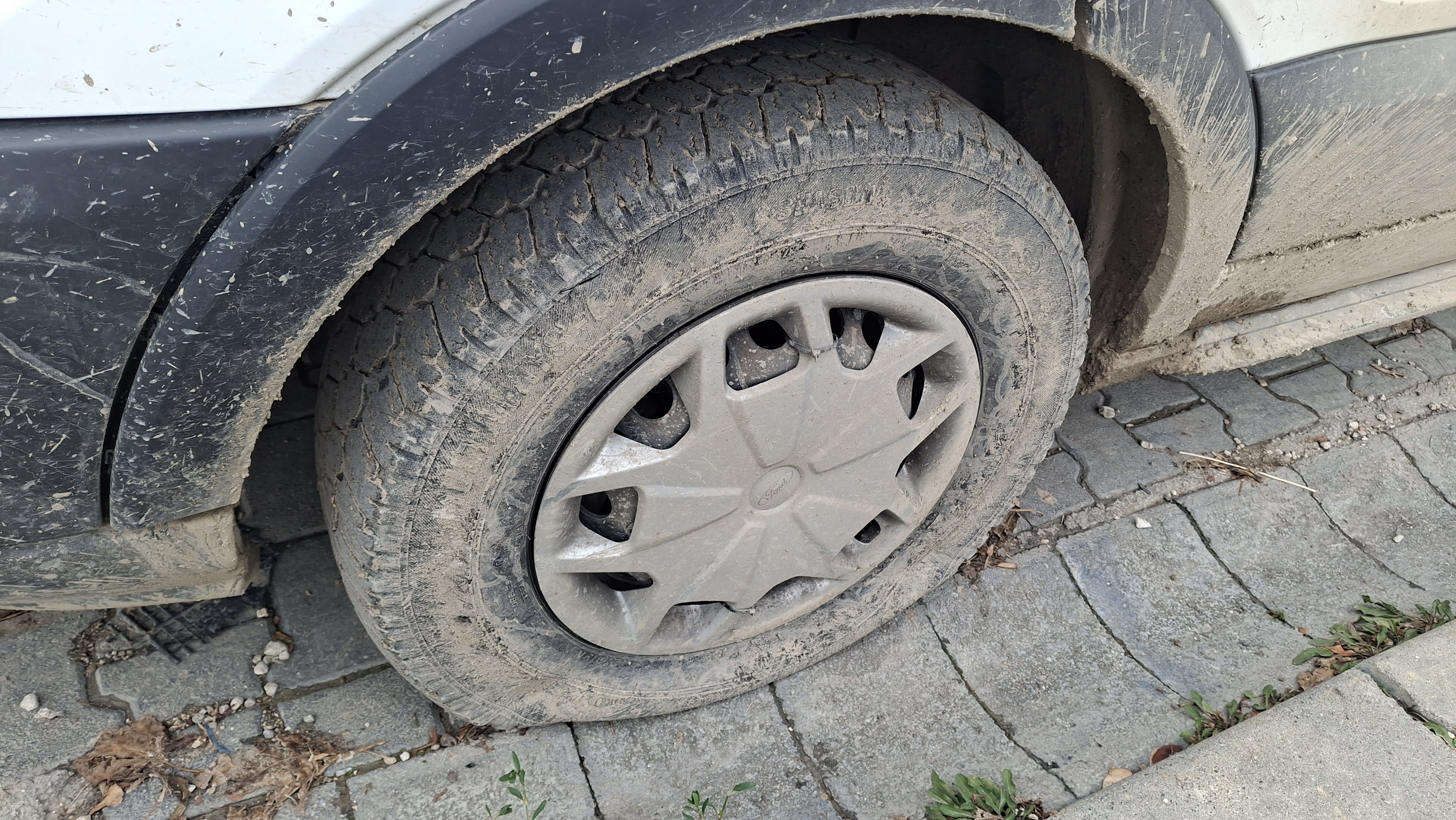 Ankara’da Sabotaj 17 Aracın Lastiğini Kestiler, Tutuklandılar1