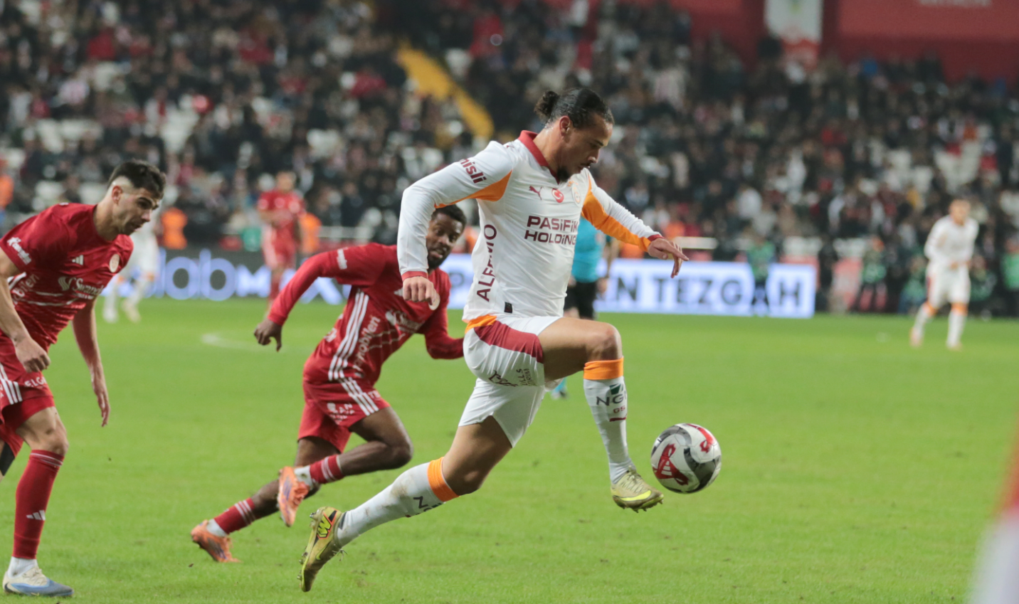 Hasan Şaş’tan Galatasaray yorumu: 'Ne yaptıklarını anlayamıyorum'