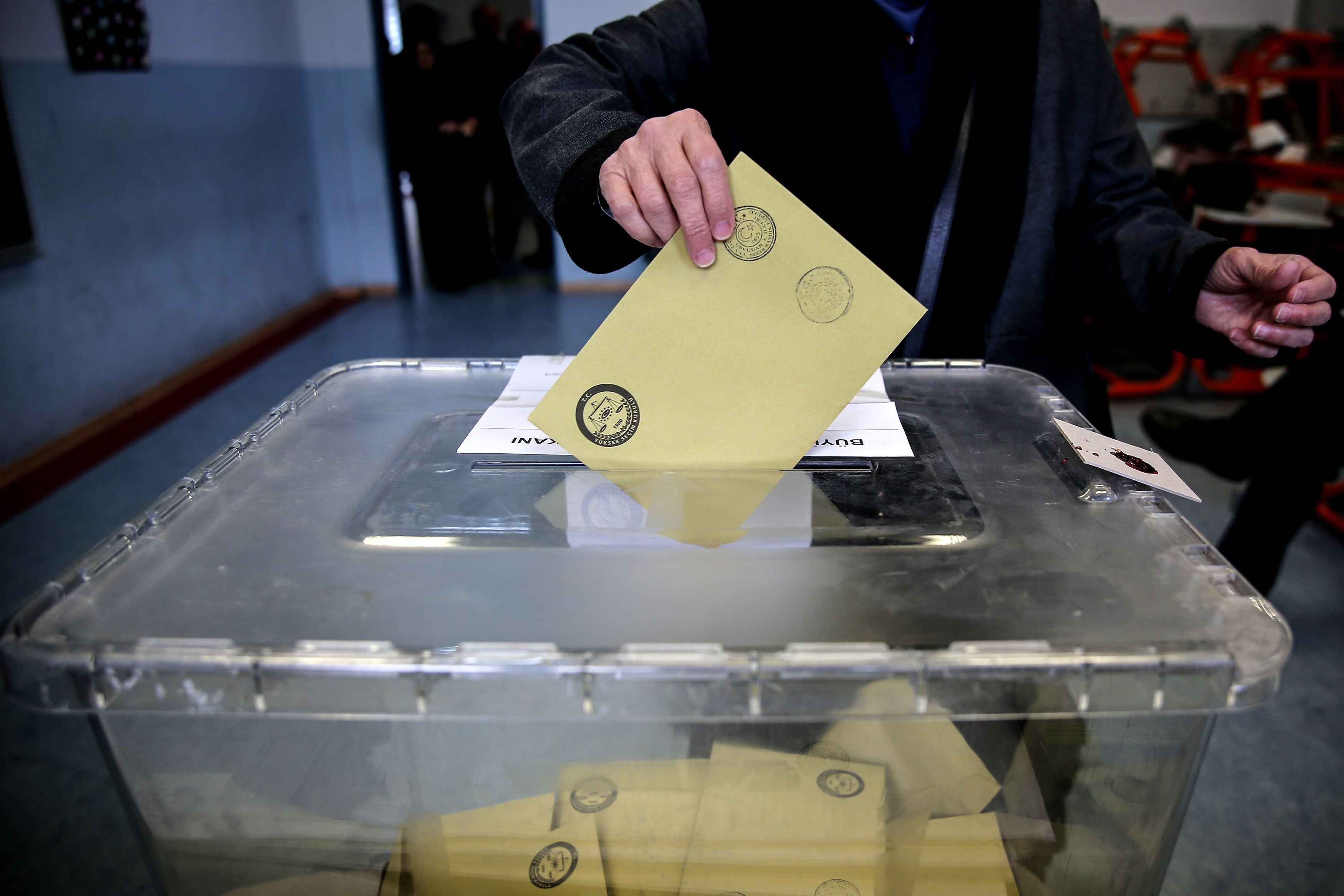 Araştırma Sonuçları Şaşırttı! Halk Siyasetçilere Güveniyor Mu1