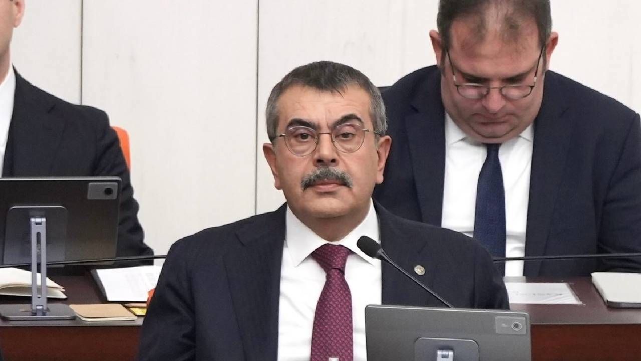 Bakan Tekin-4