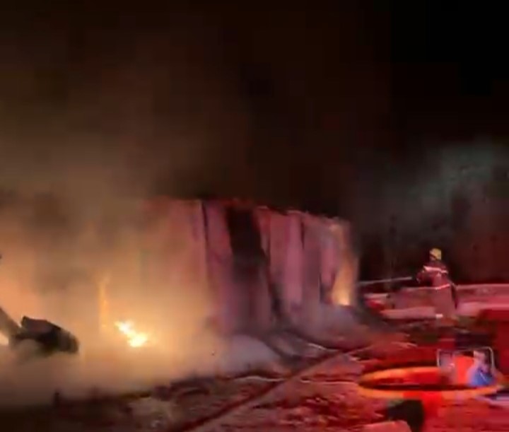 Bir Izmarit Yetti! Bursa’da Işçilerin Kaldığı Baraka Alevlere Teslim Oldu2