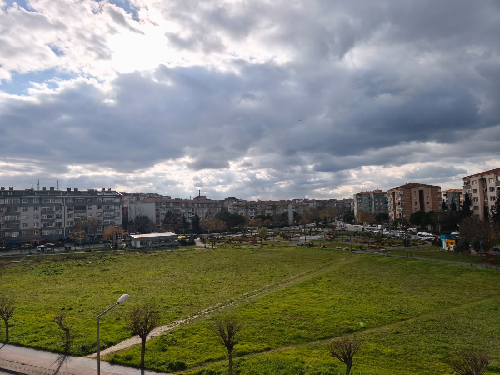 Bir Ucu Güneş, Bir Ucu Kar İstanbul’da Mevsim Karmaşası1