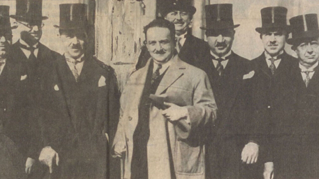 Cumhuriyetin Ilk Kemalisti Mahmut Esat Bozkurt E9To
