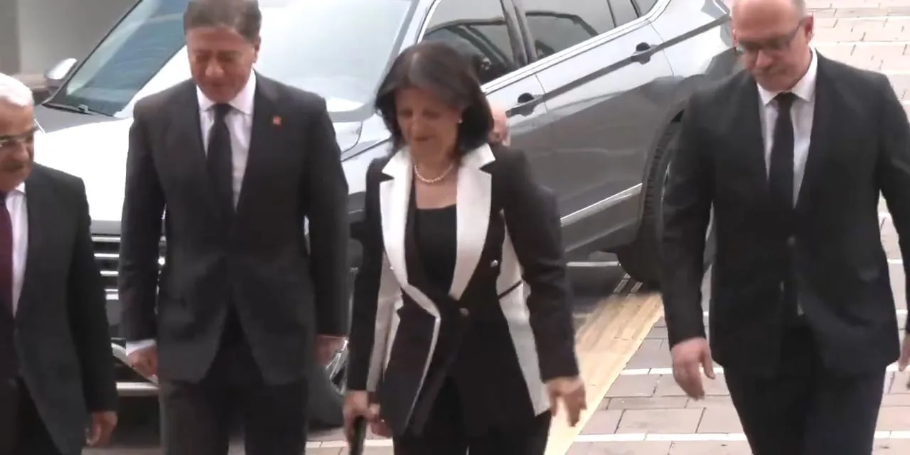 Dem Parti İmralı Heyeti Chp’de Ziyaretinde Özgür Özel Ile Kritik Görüşme Başladı1