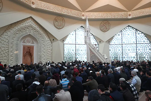 Diyanet Cuma Hutbesinde Gençlere Seslendi! Uyuşturucu Ve Kumar Uyarısı1