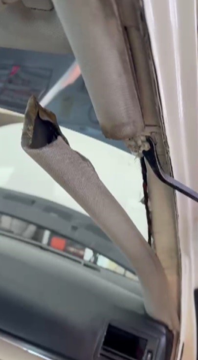 Hava Yastıkları Silikonlu, 11 Değişik Parçayla Toplanan Otomobil Pes Dedirtti 5