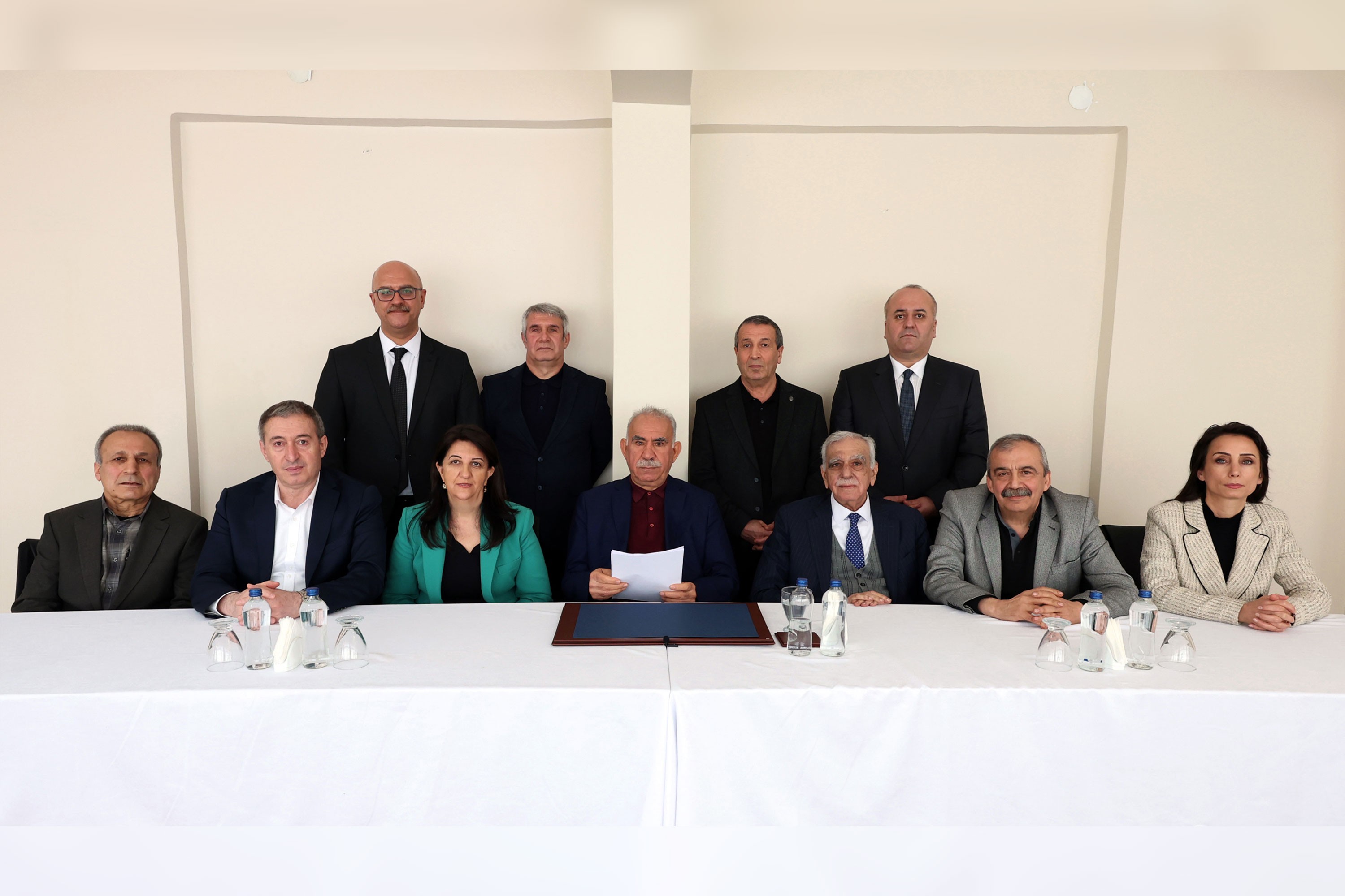 İmralı Görüşmesinin Detayları Belli Oldu! Abdullah Öcalan Heyete Konuştu 'Verdiğim Tüm Sözlerin Arkasındayım'