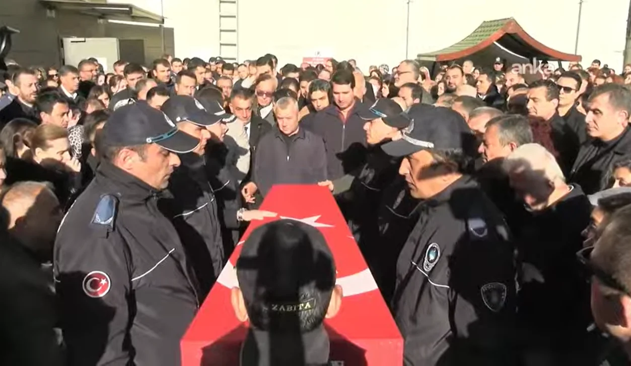 Manisa’da Acı Gün Gülşah Durbay Gözyaşlarıyla Uğurlanıyor 2