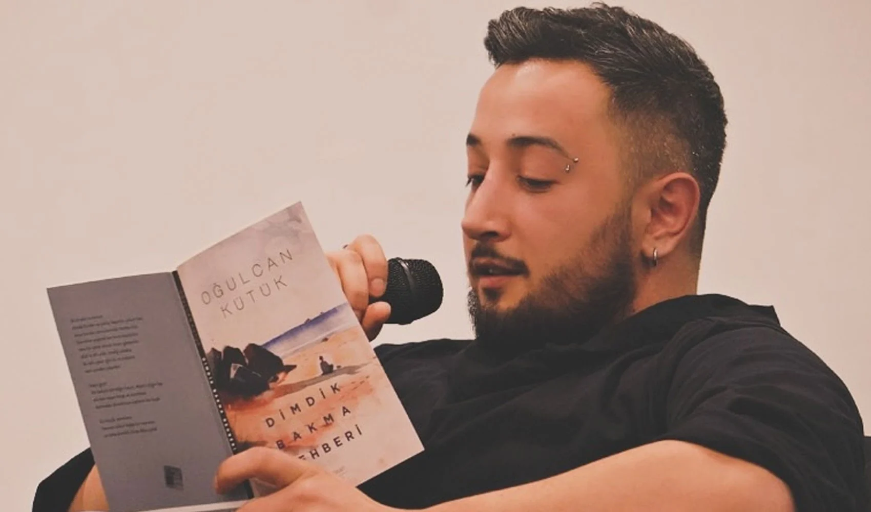 Ödüllü Şair Oğulcan Kütük Gözaltına Alındı