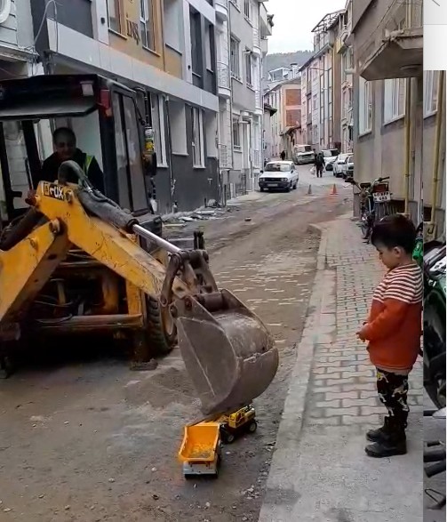 Oyuncak Kamyona Hafriyat Molası 2