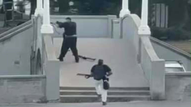 Plaj Katliami Sonrasi Musluman Mezarligina Domuz 19358869 7856 M