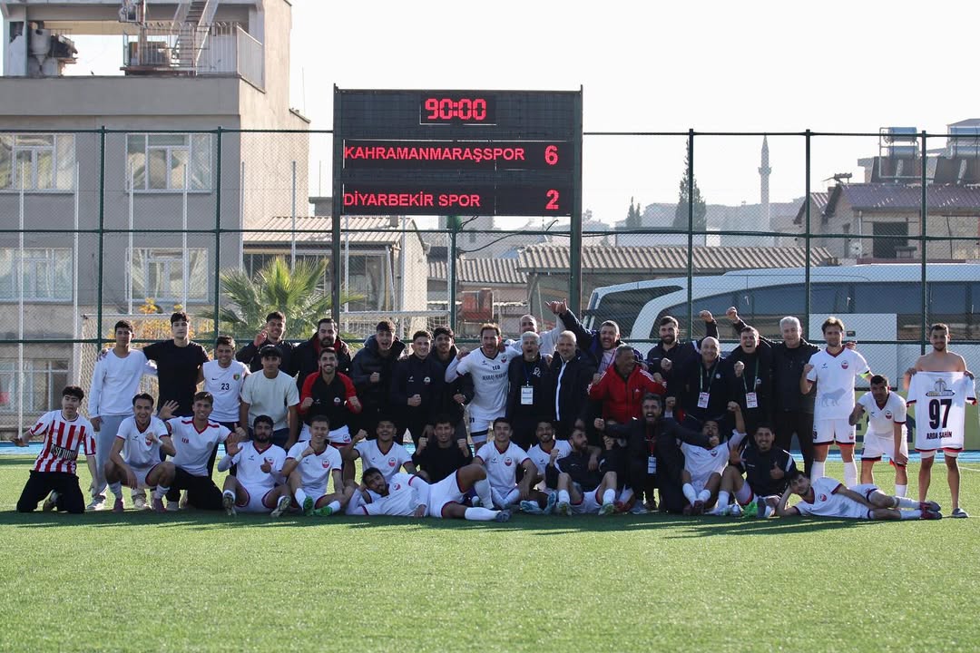 #Şehri̇ntakimi🔴⚪️İyi Geceler Büyük Kahramanmaraşspor Taraftarı 🦁Mekanın Sahibi 😉4️⃣6️⃣