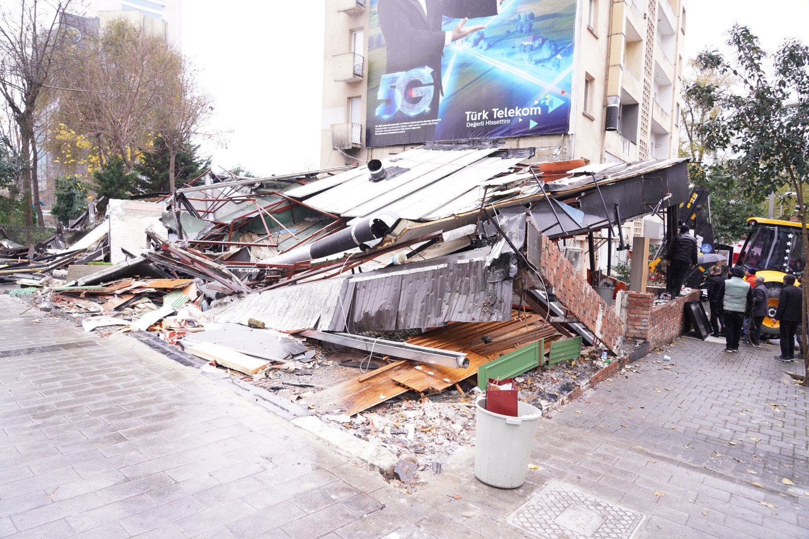 Şişli’de Zehirlenme Iddiasıyla Gündeme Gelen Kaçak Restoran Yıkıldı1