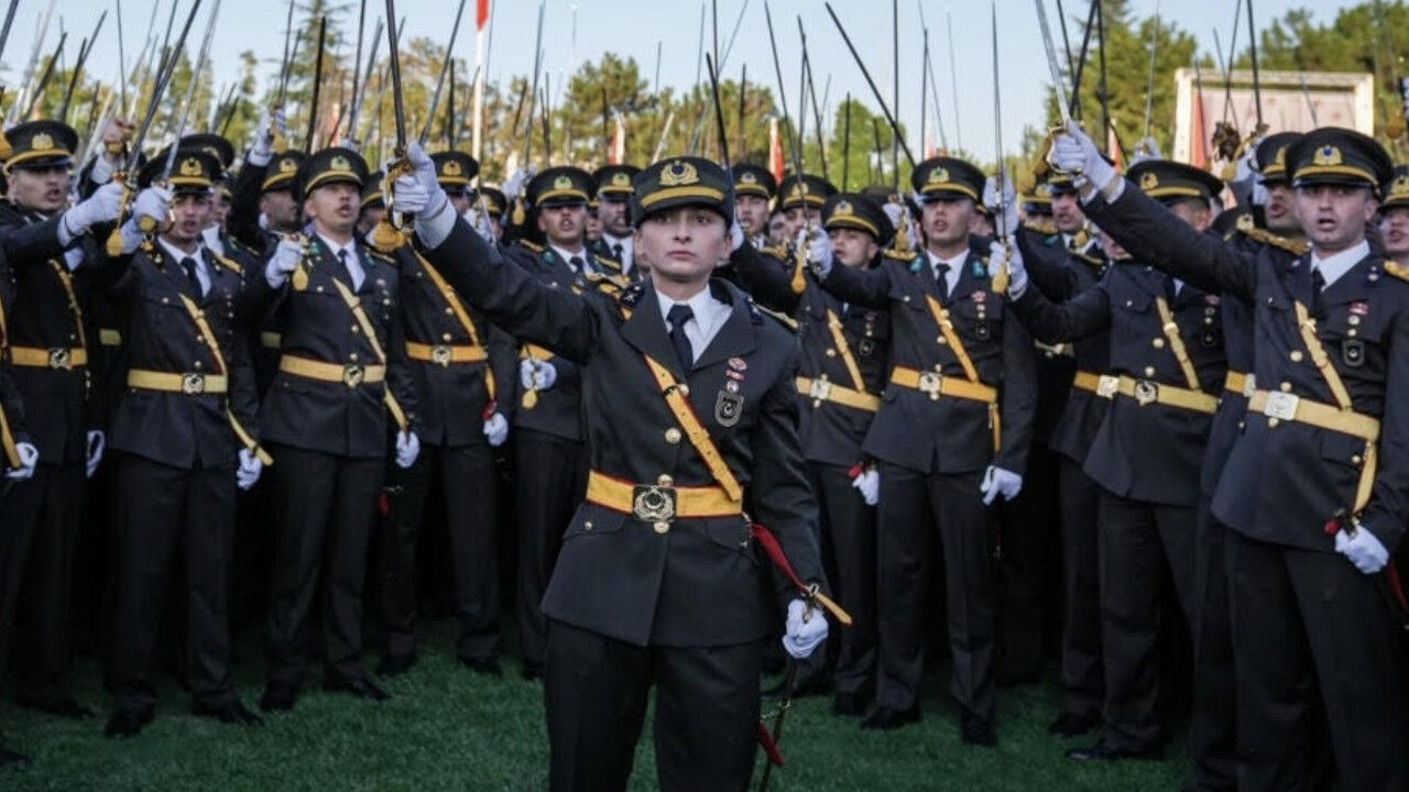 Teğmenlerin Kılıçlı Yemin Töreninde Yeni Gelişme! Mahkeme Son Noktayı Koydu O Isim Hakkında Ret Kararı Verildi