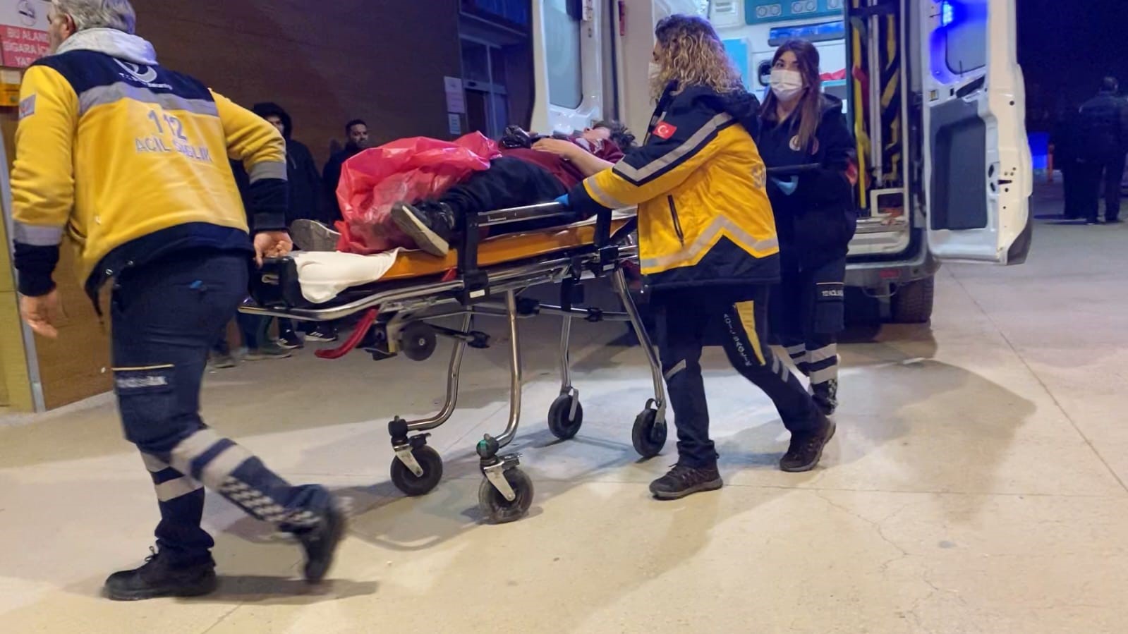 Tekel Bayisinde Silahlı Hesaplaşma 2 Yaralı2