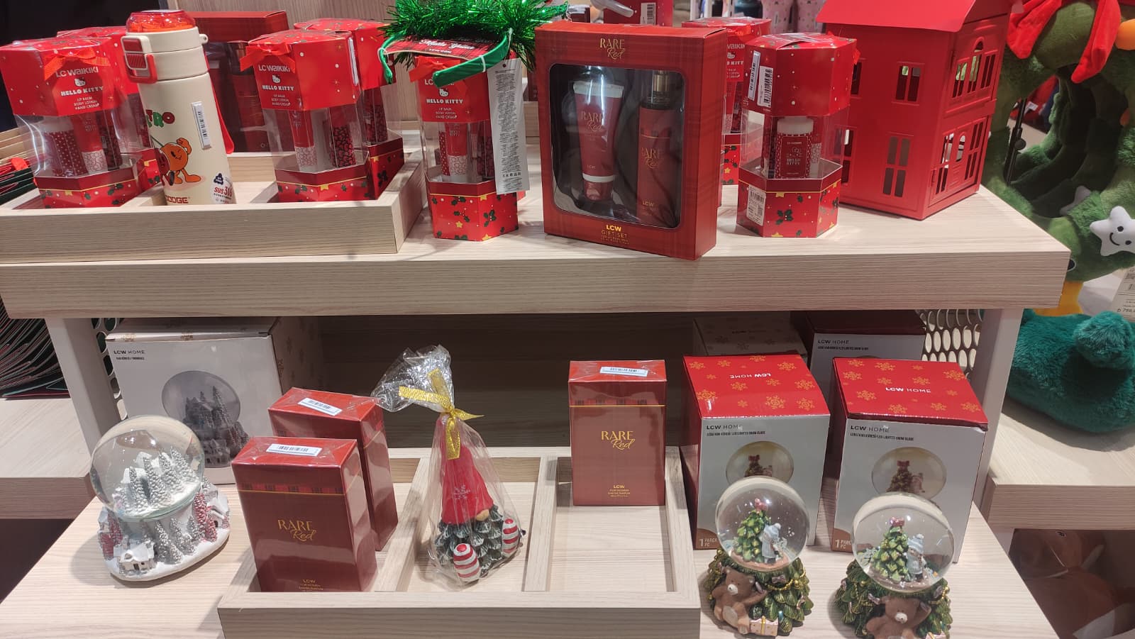 Yurdun Dört Bir Yanında Yılbaşı Coşkusu Yeni Yıl Konseptli Ürünlere Yoğun Ilgi1