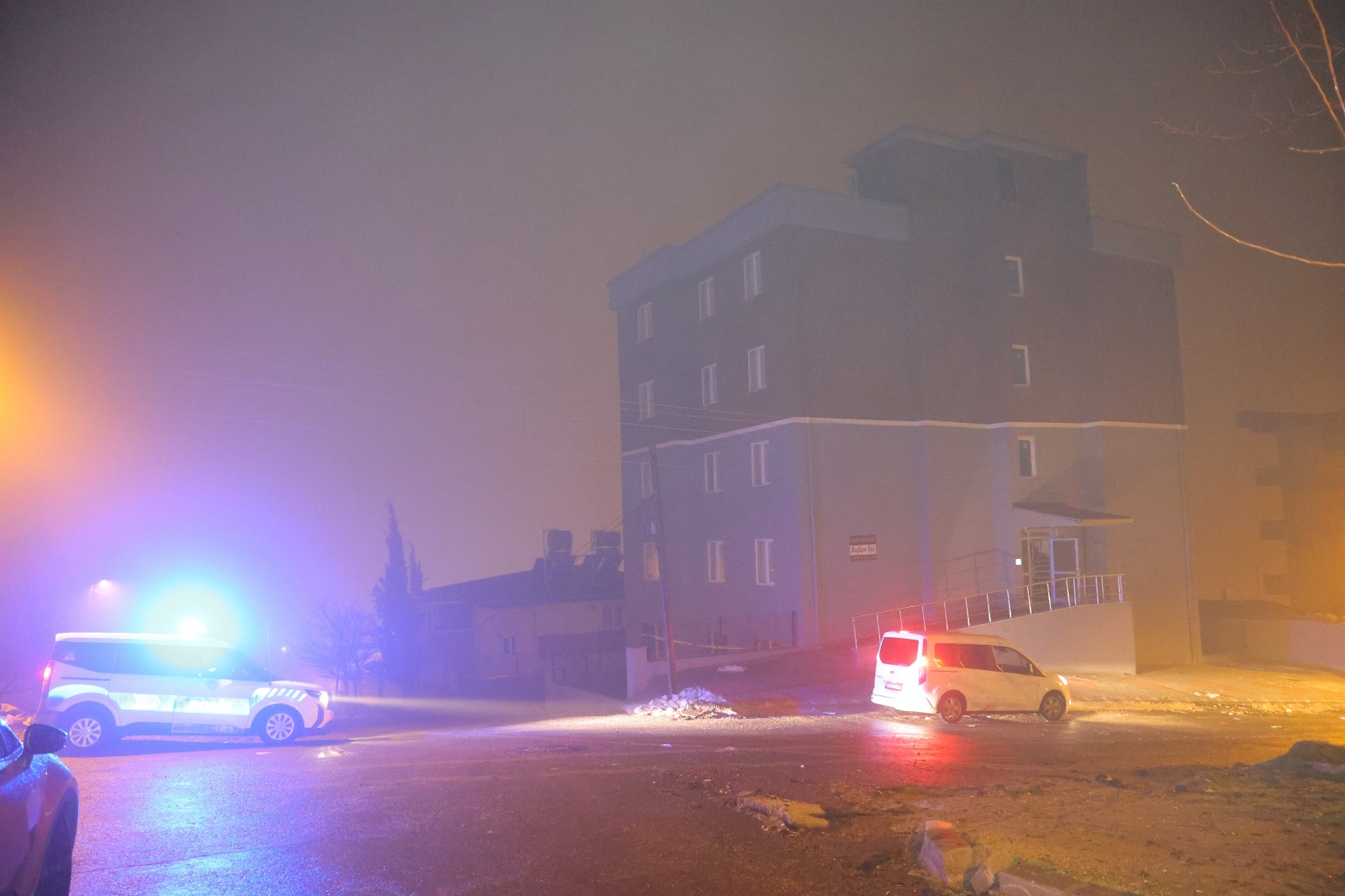 2.Gece Yarısı Büyük Tehlike Kahramanmaraş’ta Istinat Duvarı Çöktü