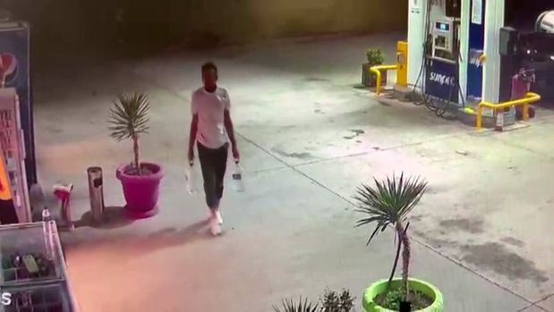 3852339 B12C356Acc1003A21940E20D401C9Ae7-1