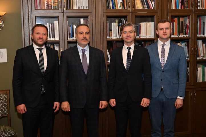 3854018 B0A2435Adfd95C23115A33170Ef54234