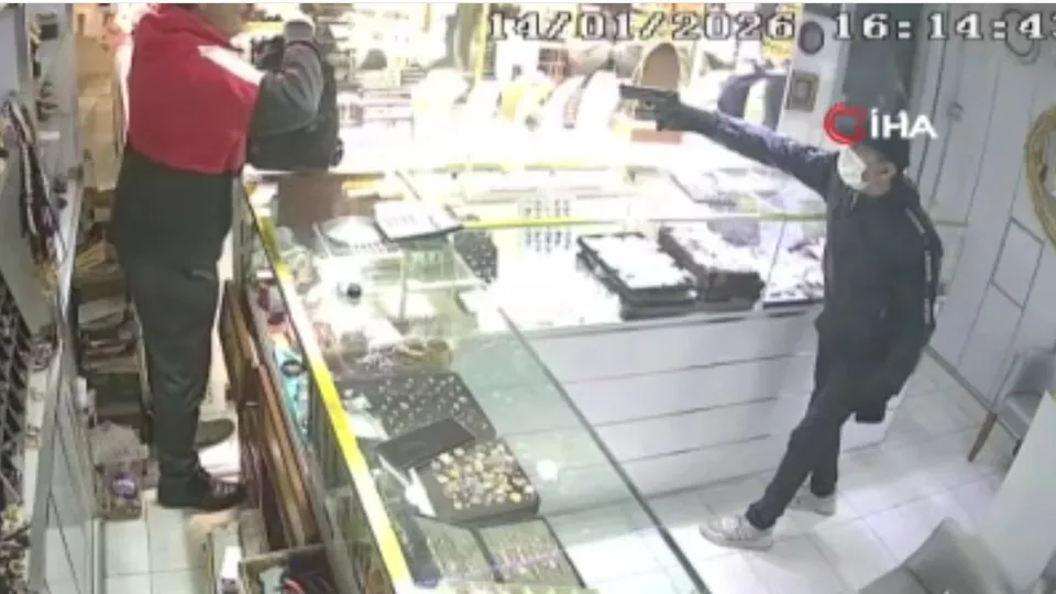 960X540 Bahcelievlerde Silahli Kuyumcu Soygunu Dakikalar Icerisinde Milyonluk Vurgun 1768513029815