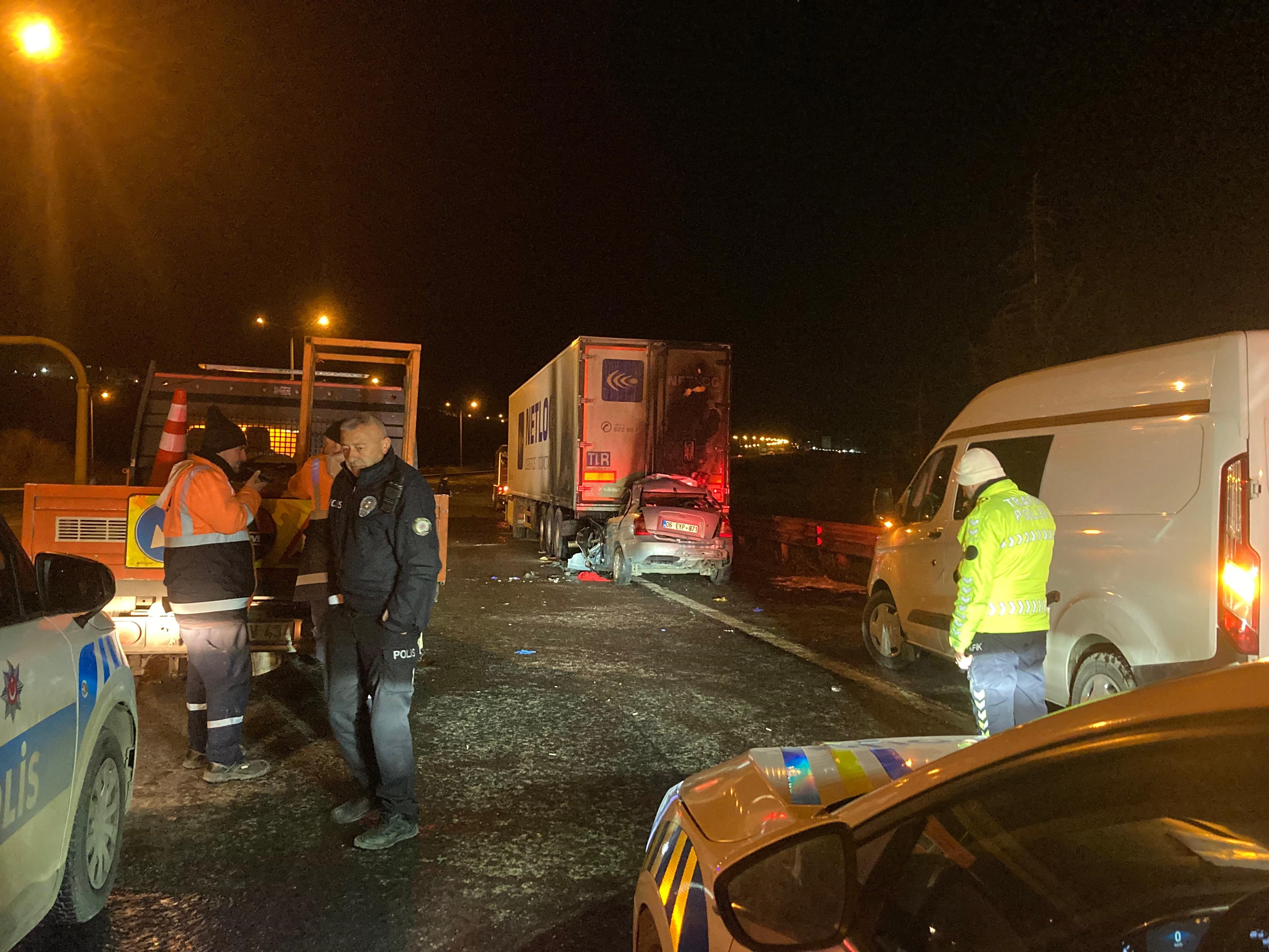 Ankara’da Feci Kaza Can Aldı Otomobil Tırın Altına Girdi