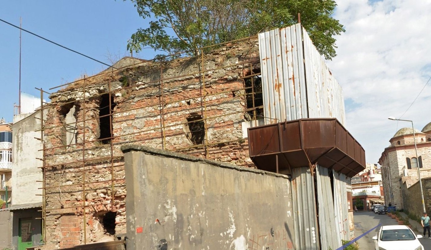 Beyoğlu’nda Korkutan Görüntüler Tarihi Binanın Duvarı Böyle Çöktü2