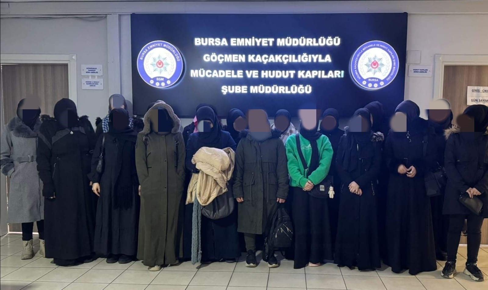 Bursa’da Kaçak Iş Gücü Operasyonu 46 Göçmen Yakalandı1