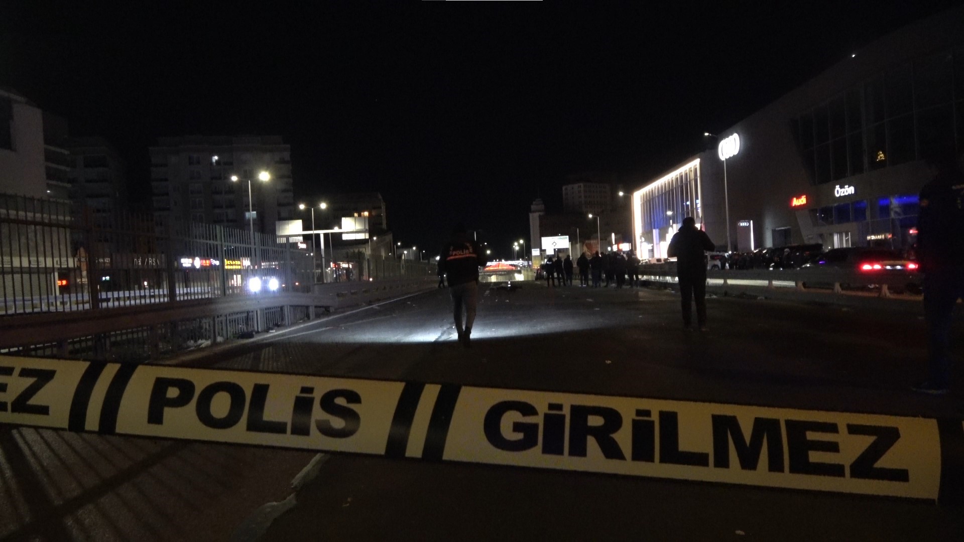 Çekmeköy’de Trafik Terörü Makas Atan Sürücü, Kuryeyi Ezdi