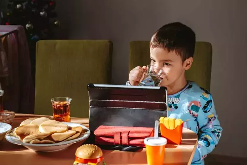 E K R A N C O C U K.7