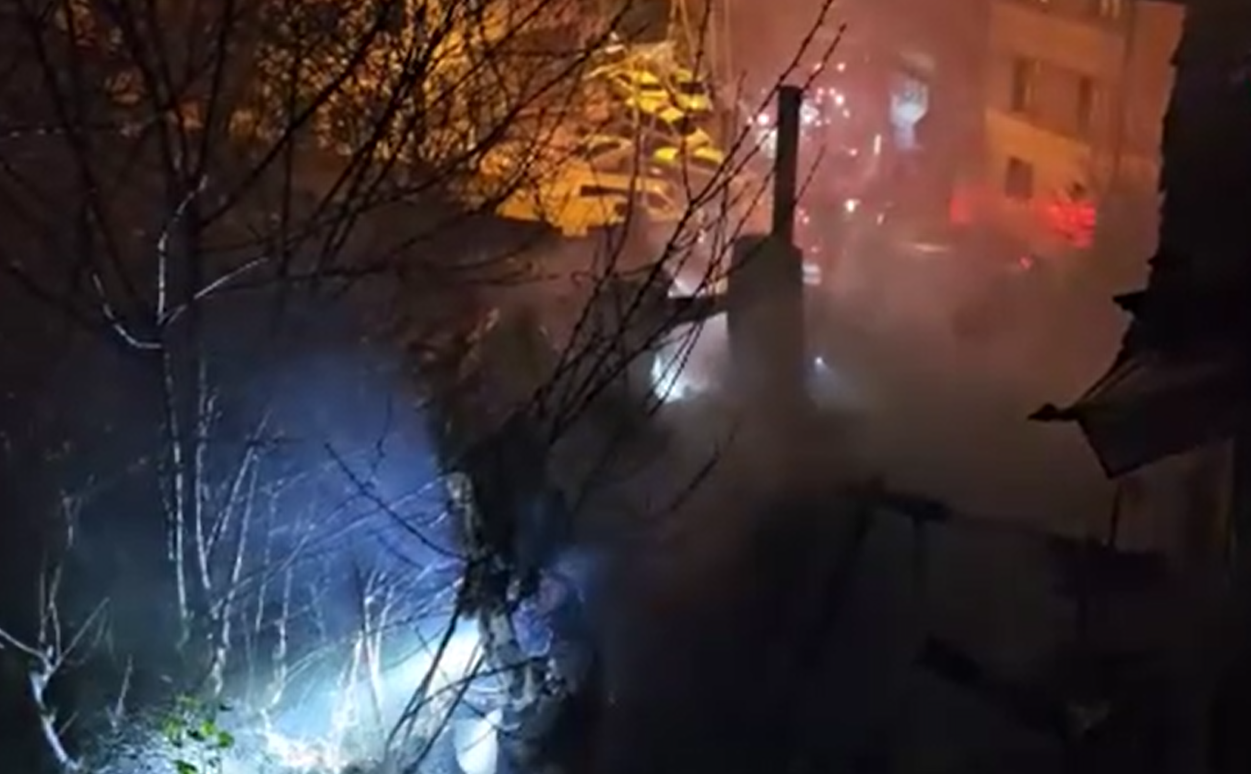 Eyüpsultan’da Feci Yangın Engelli Adam Hayatını Kaybetti2