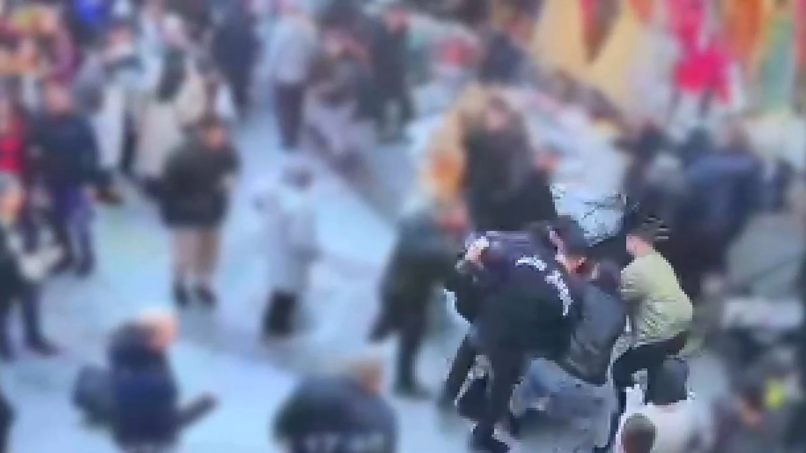 Fatihte Cinli Turiste Hanutcu Dayagi 50Sp