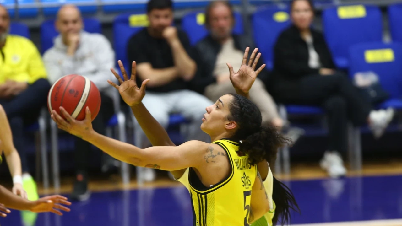 Fenerbahce Opetten Nesibe Aydina 40 Sayi Fark Yari Finale Cikti Y2Nt