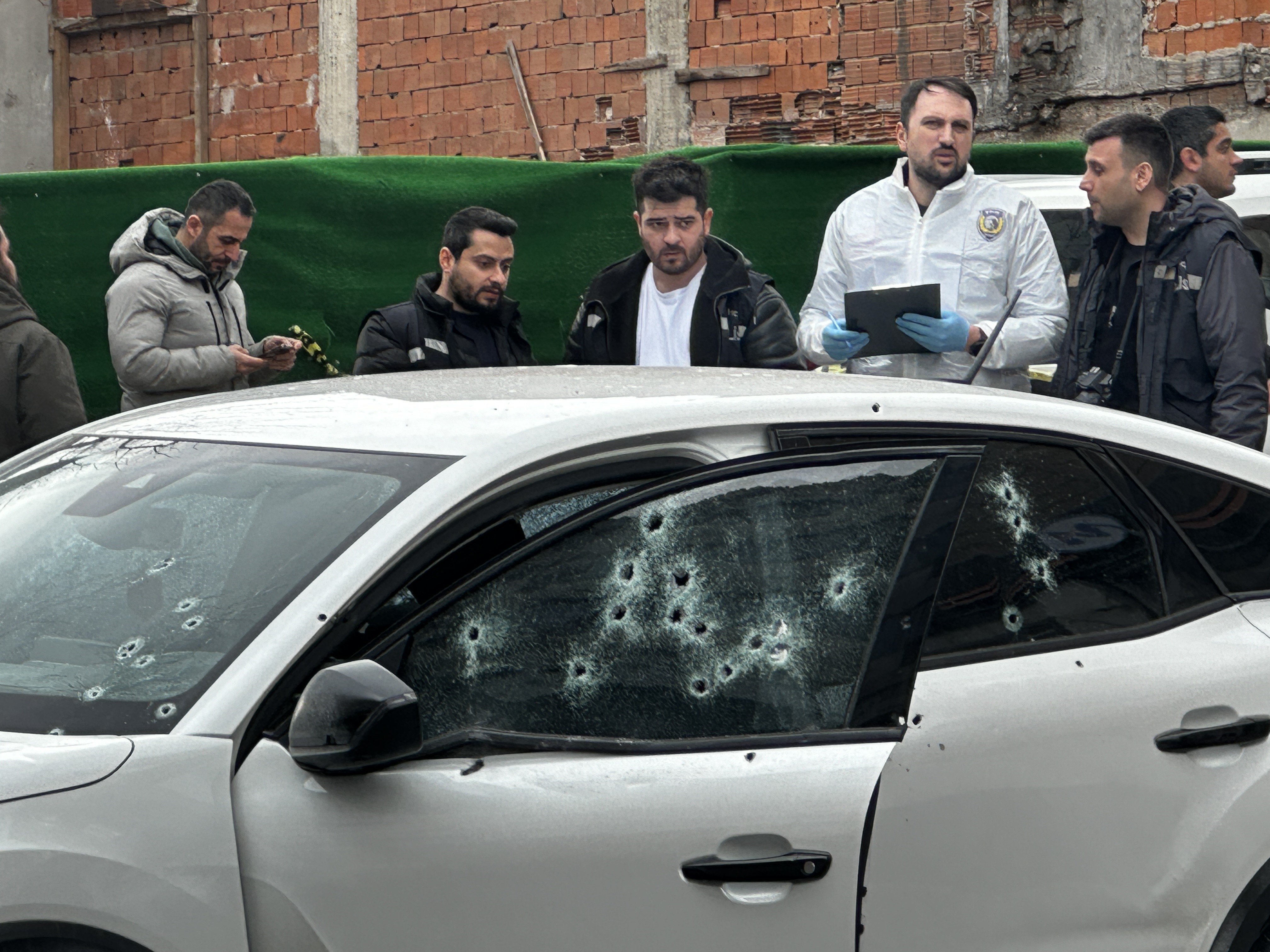 Kağıthane'de Araca Kurşun Yağdırdılar 3 Şüpheli Yakalandı1