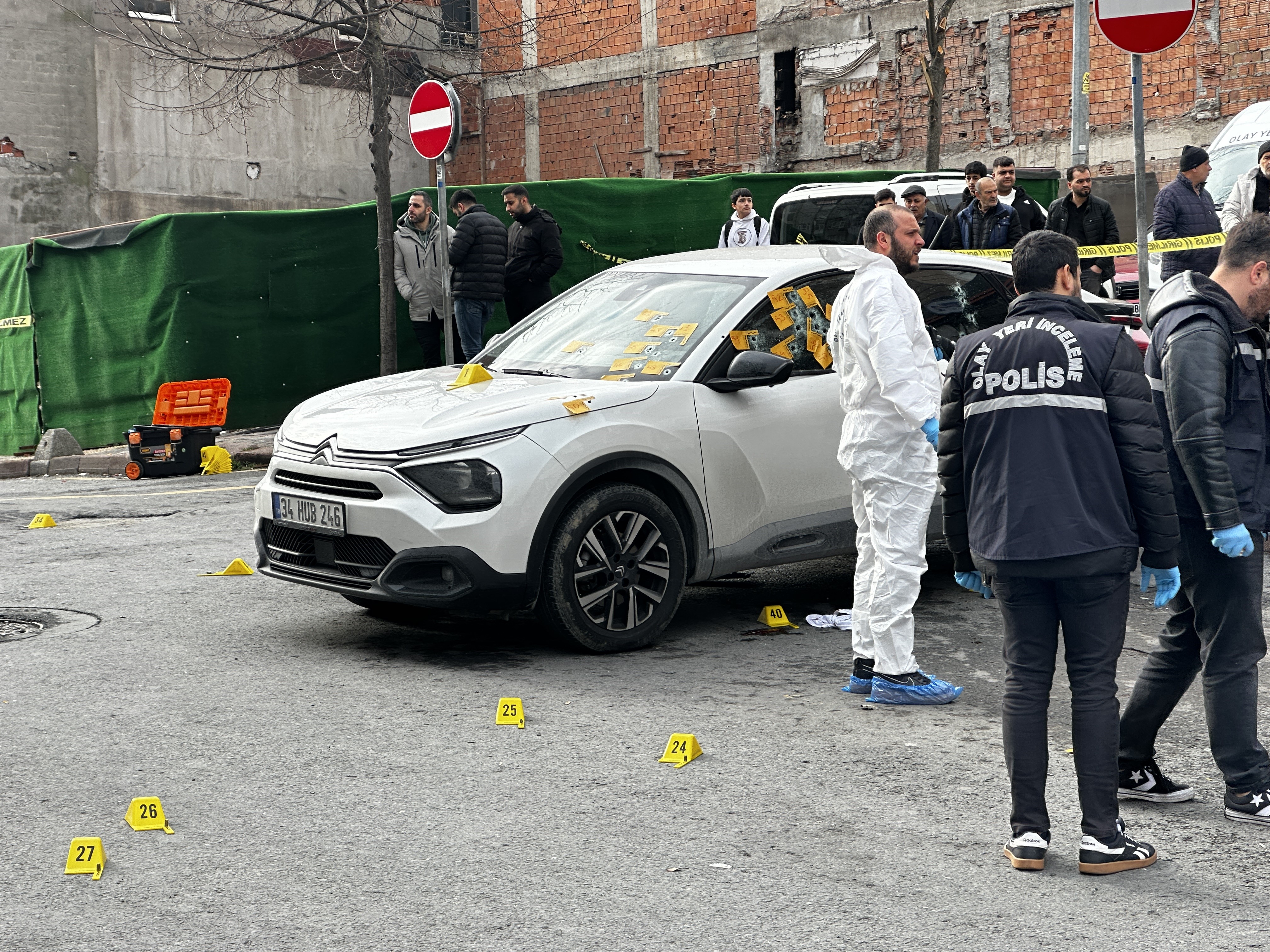 Kağıthane'de Araca Kurşun Yağdırdılar 3 Şüpheli Yakalandı2