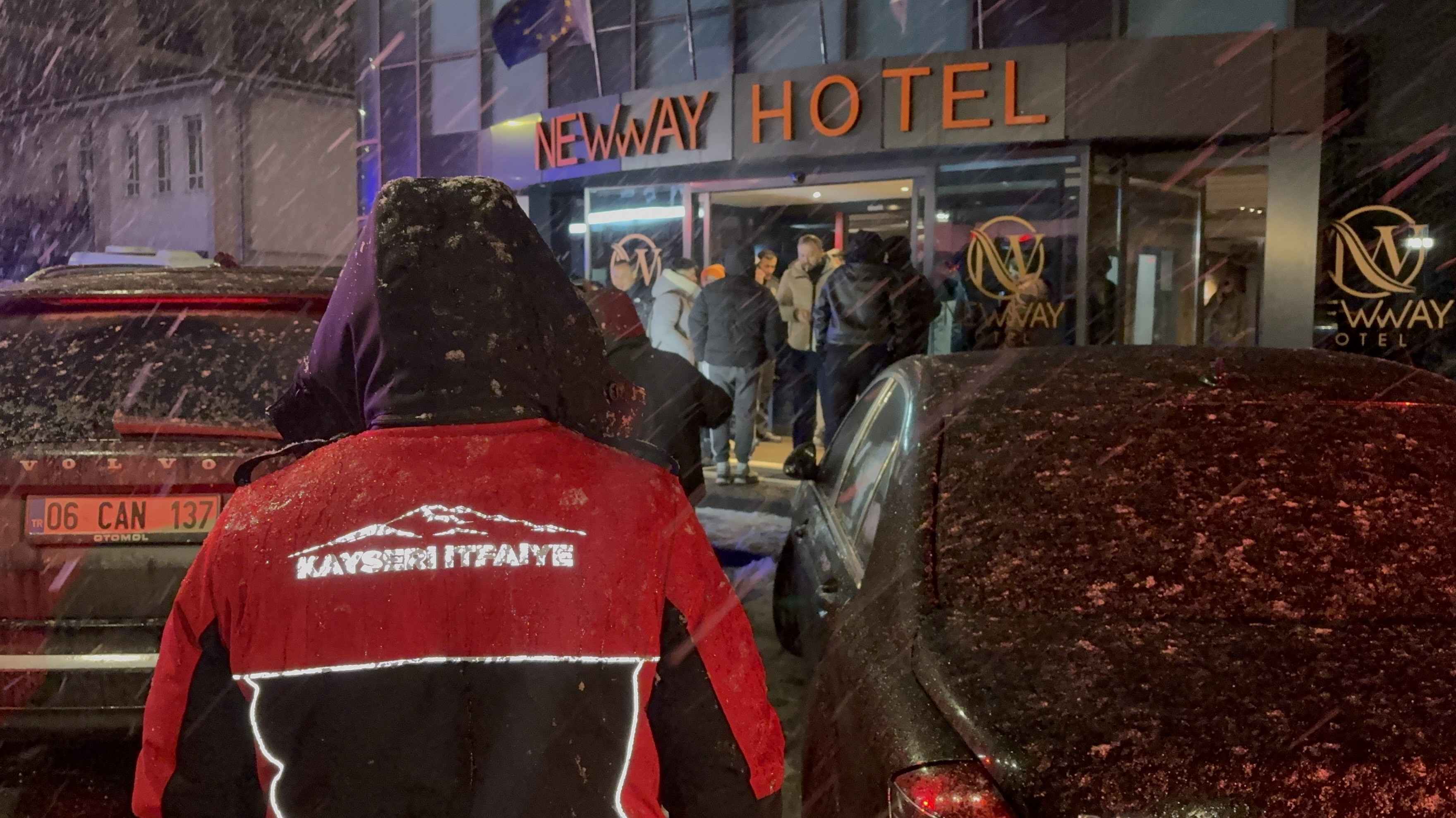 Kayseri’de Korkutan Otel Yangını Konuklar Panikle Tahliye Edildi1