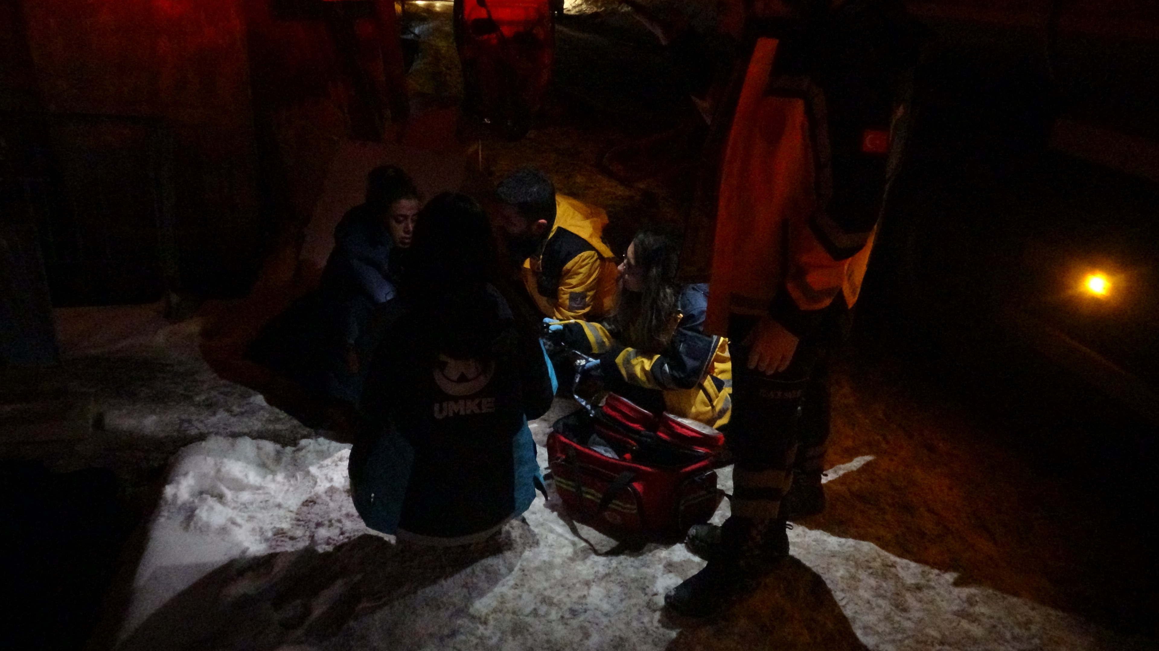 Malatya'da Yangın Paniği! Mahsur Kalan Kadın Son Anda Kurtuldu1