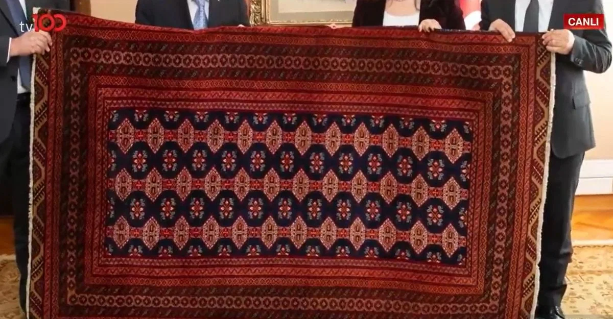 Öcalan'dan Bahçeli'ye Özel Dokuma Kilim Hediyesi 2
