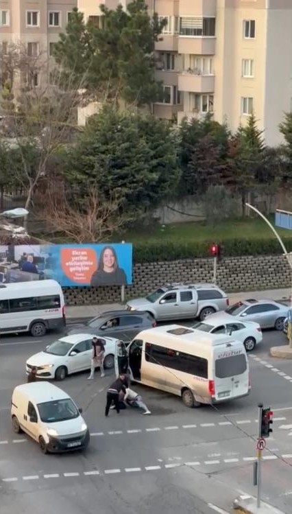 Pendik’te Sürücüler Birbirine Girdi, O Anlar Kameraya Yansıdı1