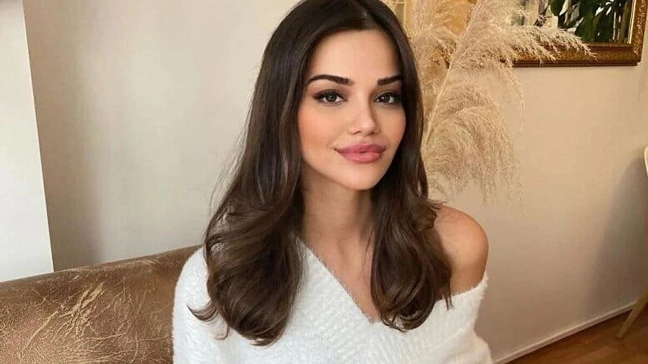 Selin Yağcıoğlu Kimdir, Nerelidir, Kaç Yaşında Sevgilisi Kerem Bürsin Aşklarını Nasıl Ilan Etti2