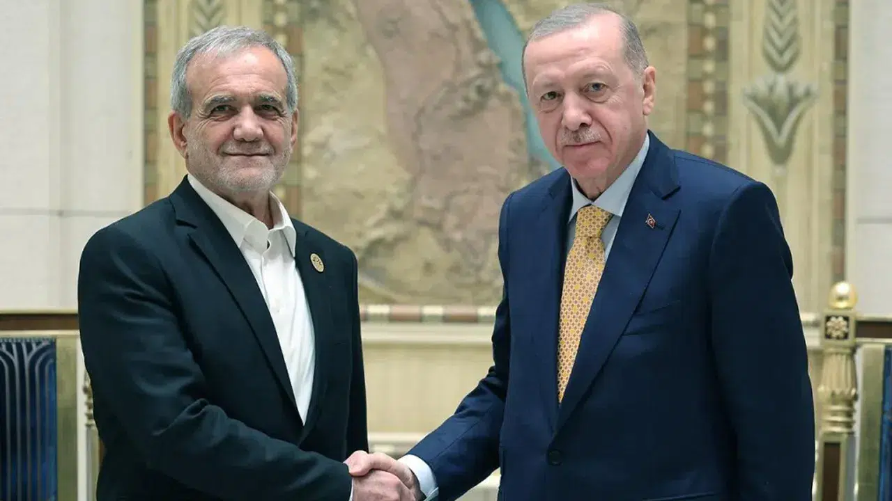 T0 E6 Cumhurbaskani Erdogan Iran Lideri Pezeskiyanla Gorustu.jpg