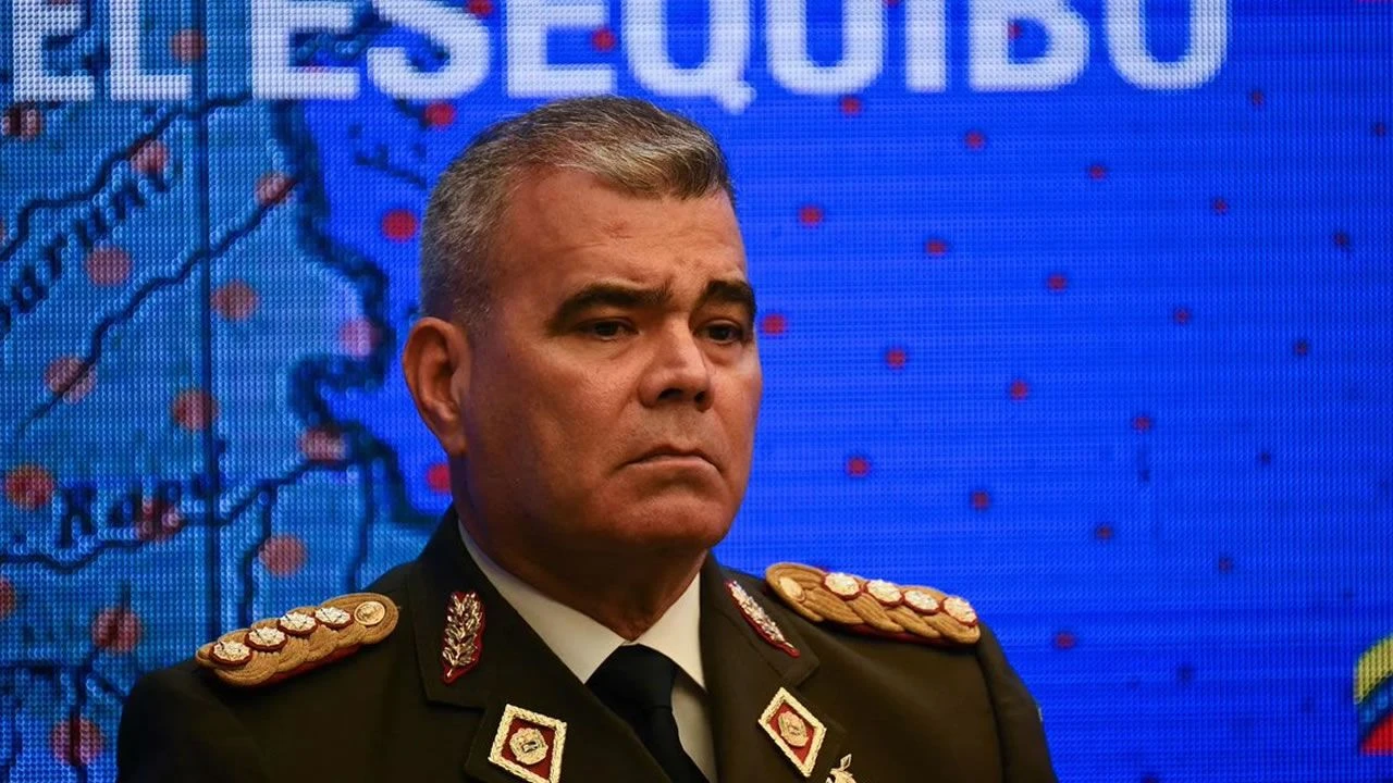 Vladimir Padrino Lopez Kimdir Venezuela Savunma Bakani.jpg
