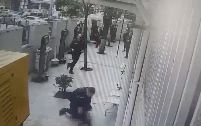 0X0 Polisin Silahiyla Canina Kiydi Karakolda Dehset Dolu Anlar 1771422323603