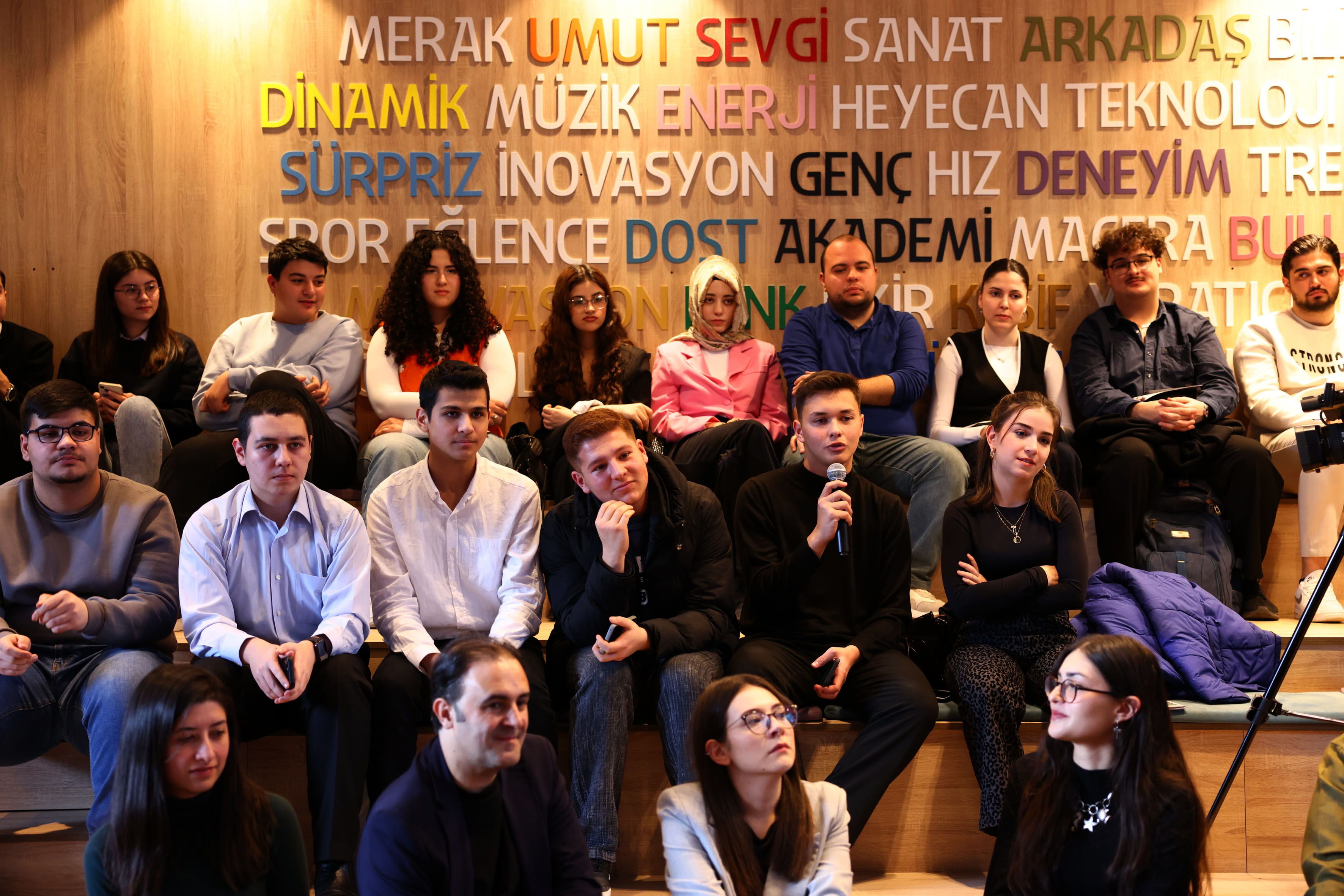 2026 02 21 Hüseyin Can Güner Genç Akademi Gençlerle Buluşma (14)
