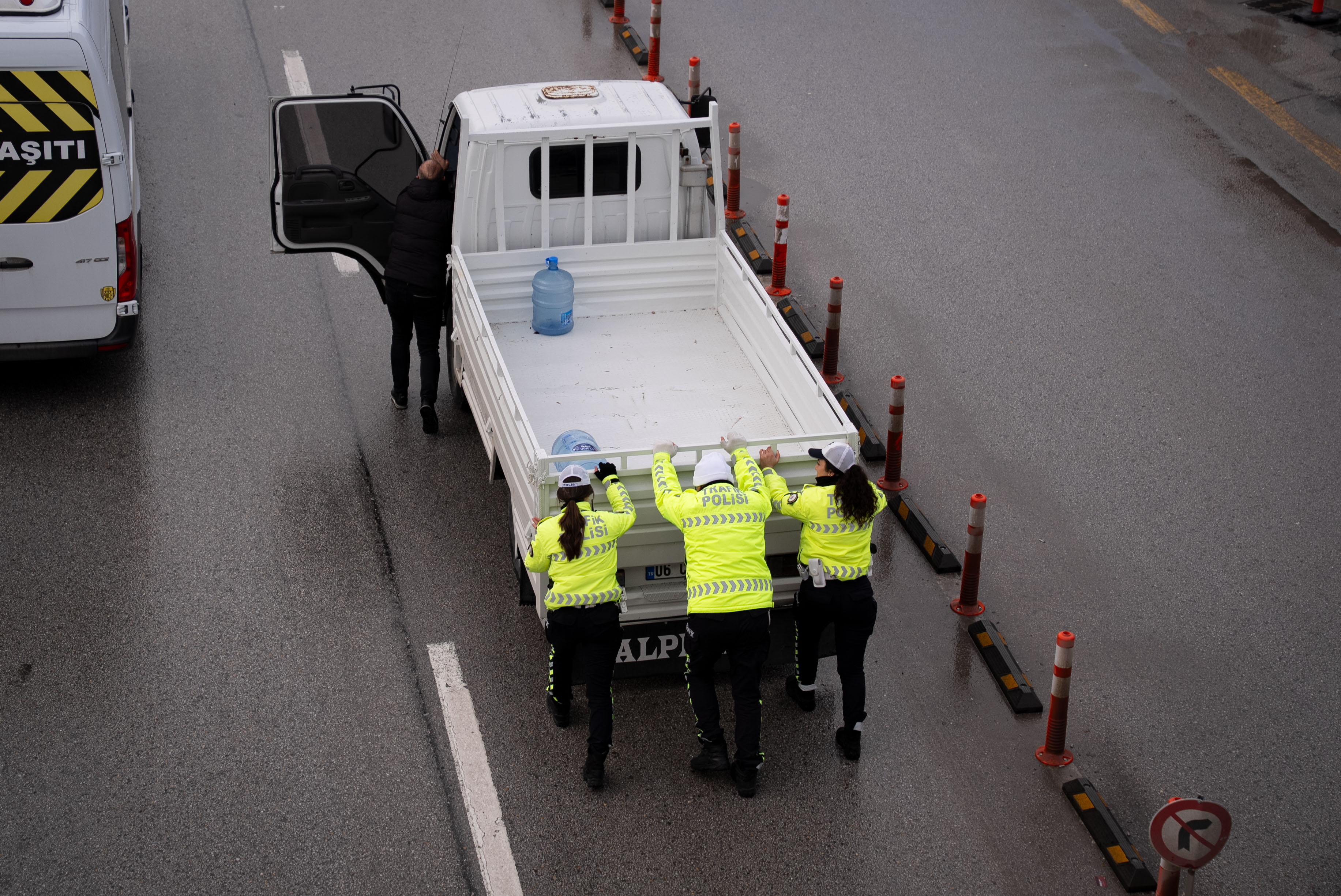 A A 20260202 40433388 40433384 A N K A R A D A Y A R I Y I L T A T I L I N A R D I N D A N O K U L L A R I N A C I L M A S I Y L A T R A F I K Y O G U N L U G U O L U S T U